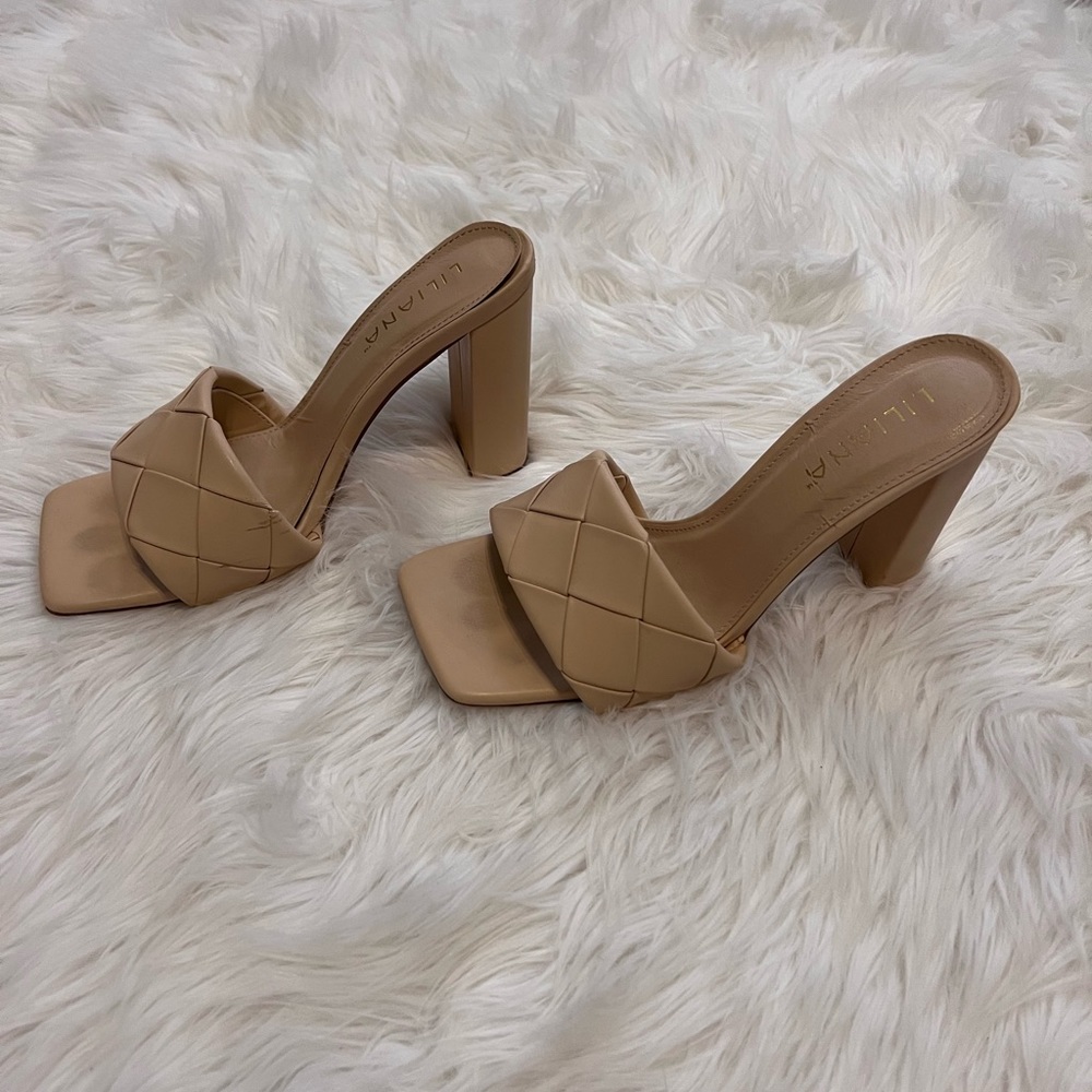 Heels - Picture 2 of 10
